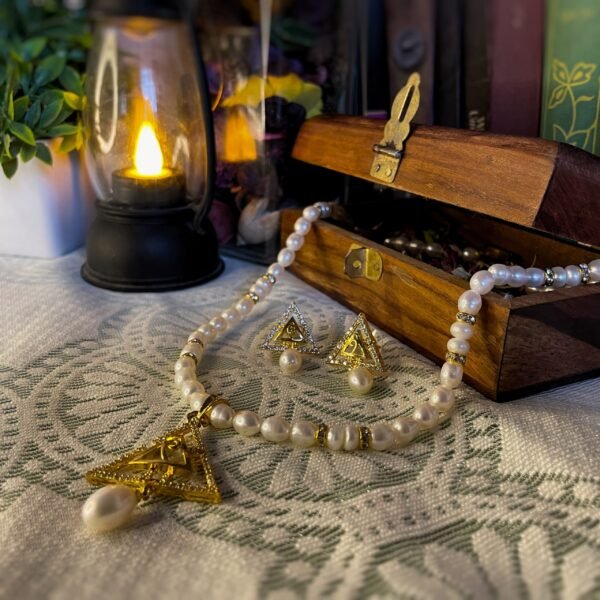 Stardust Glow Pearl Necklace