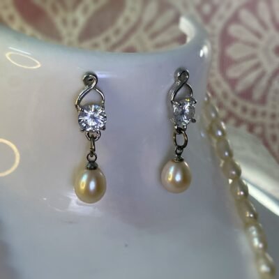 Dewdrop Pearl Necklace Set