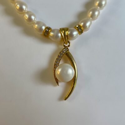 Golden Petal Pearl Necklace