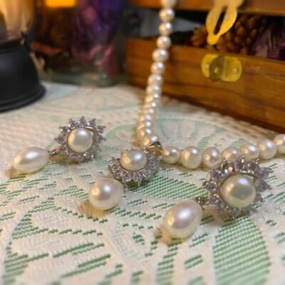 Dewdrop Sunflower Pearl Necklace