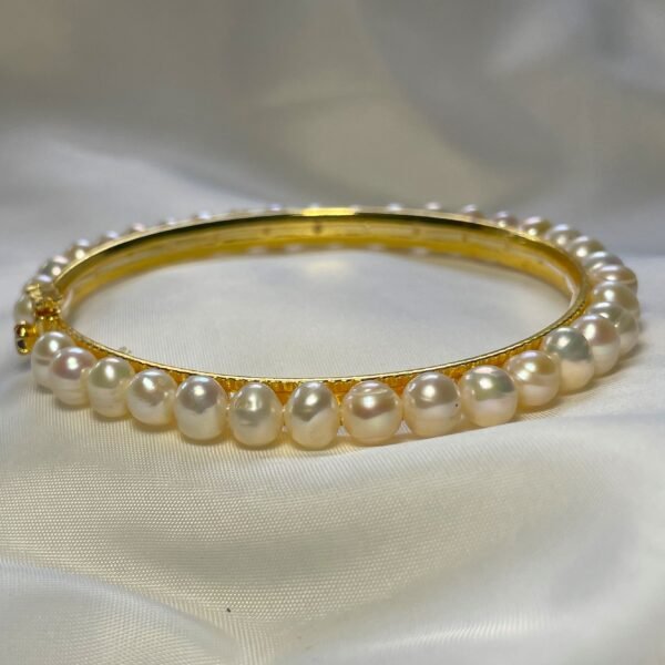 White Rose Pearl Bracelet