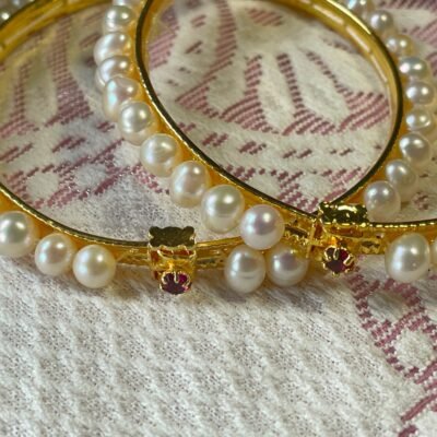 White Rose Pearl Bracelet