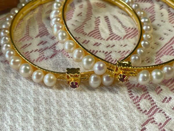 White Rose Pearl Bracelet