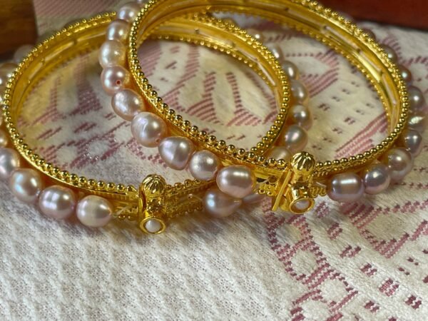 Aurora Whisper Pearl Bracelet